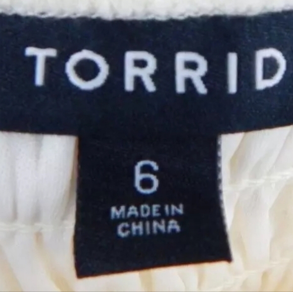 Torrid 6X Square Neck Dot Mesh Smocked Crop Top - Picture 4 of 4